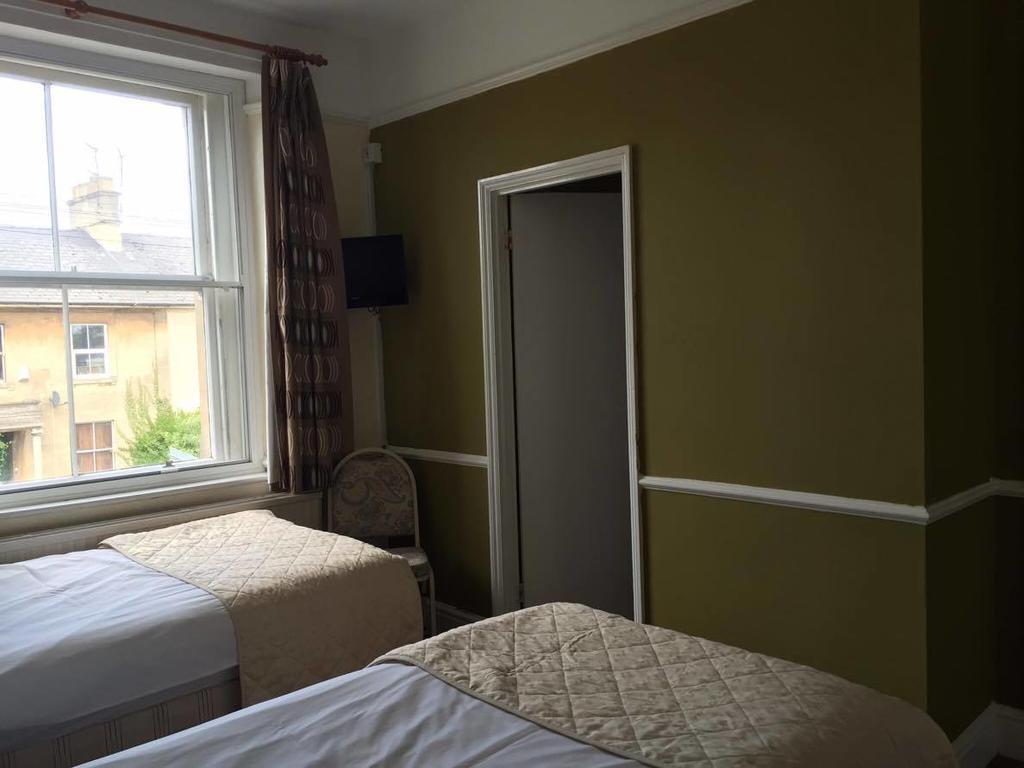 The Pines Guest Accommodation Chippenham  Luaran gambar