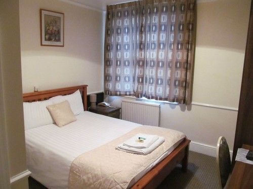 The Pines Guest Accommodation Chippenham  Luaran gambar